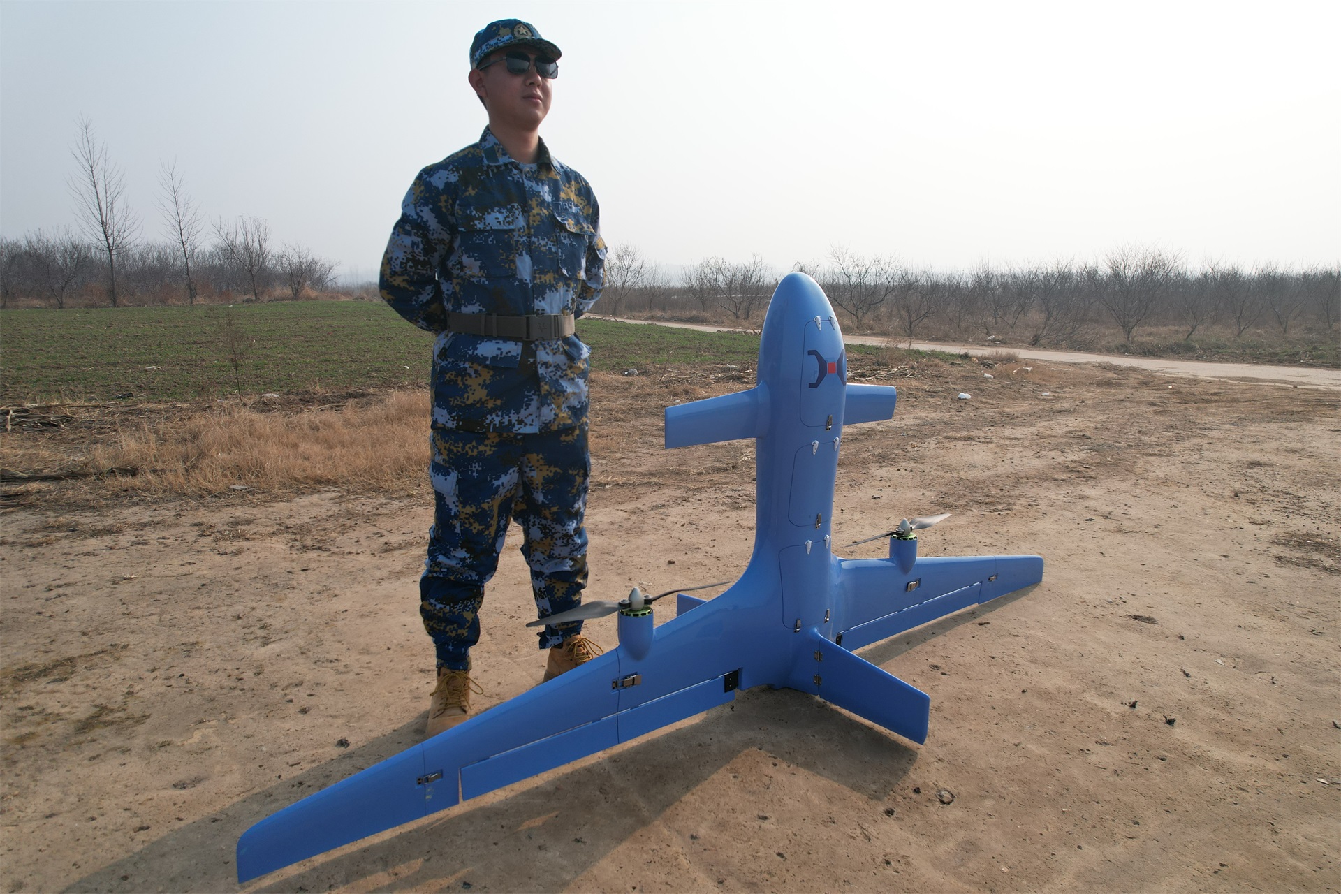 战场动态监控；战时通信链路快速部署与中继保障；高空远距侦察与目标跟踪、识别、打击。